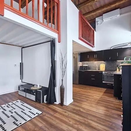 Cozy Loft With Terrace In The Center * 브라티슬라바