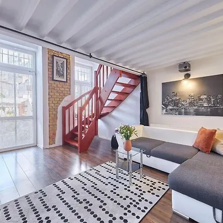 Cozy Loft With Terrace In The Center 아파트