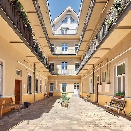 Apartment Cozy Loft With Terrace In The City Center